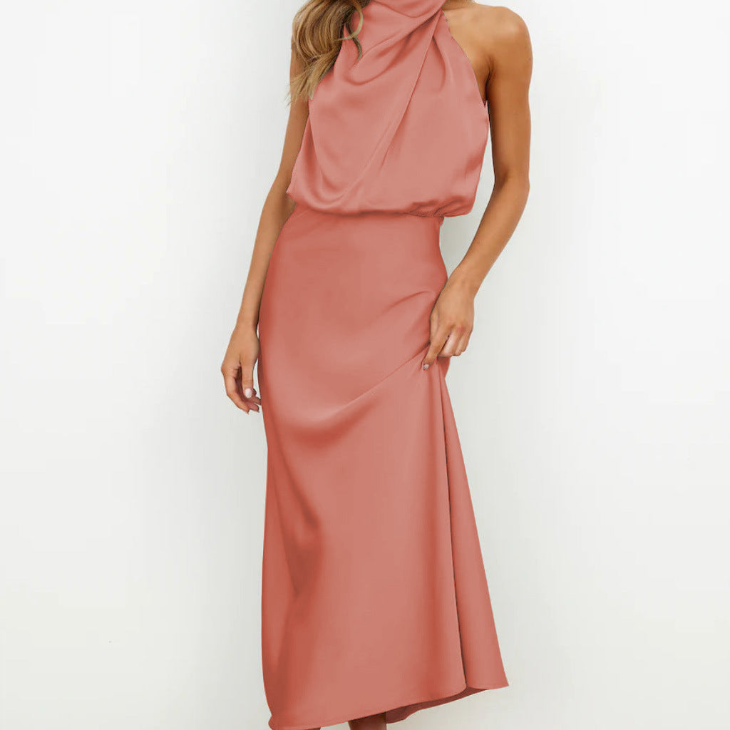 CARLINE™ - Vestido largo de satén con escote halter