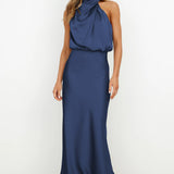CARLINE™ - Vestido largo de satén con escote halter