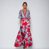 AMARA™ - Bata Floral Clásica