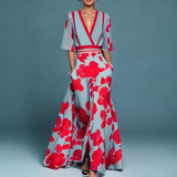 AMARA™ - Bata Floral Clásica